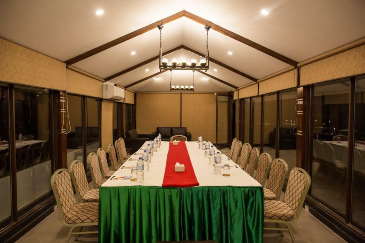 Chandragiri Hills Resort Thānkot Esterno foto
